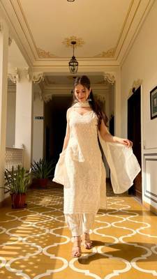 Ivory Sleeveless Chikankari Kurti Pant Dupatta 4