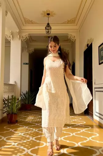 Ivory Sleeveless Chikankari Kurti Pant Dupatta