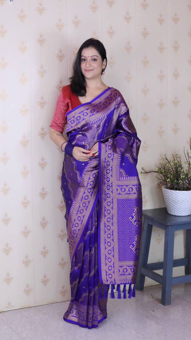 violet soft art silk saree with unstiched blouse