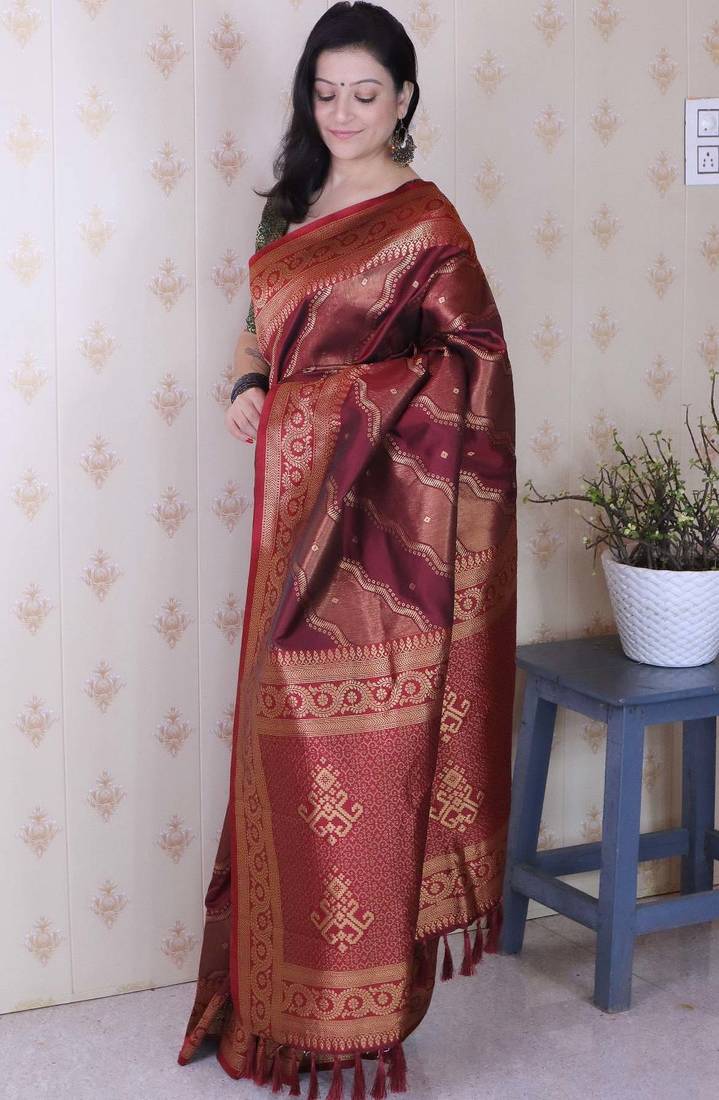 maroon soft art silk saree with unstiched blouse