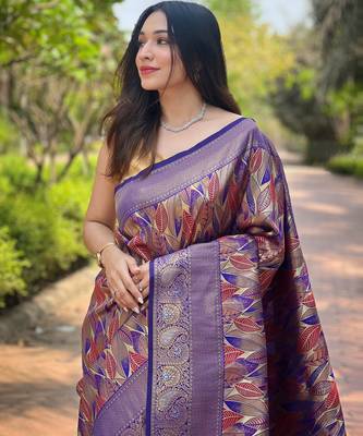 Purple woven kanchipuram silk saree with blouse piece 3