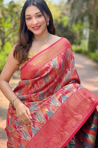 Red woven kanchipuram silk saree with blouse piece
