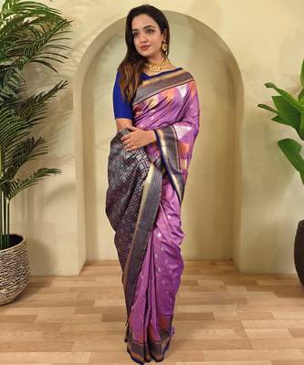Lavender woven kanchipuram silk saree with blouse piece 3