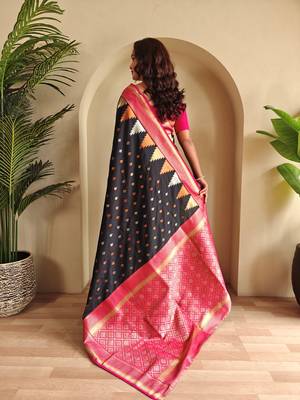 Black woven kanchipuram silk saree with blouse piece 2