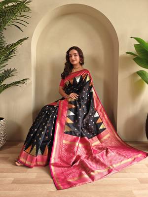 Black woven kanchipuram silk saree with blouse piece 4