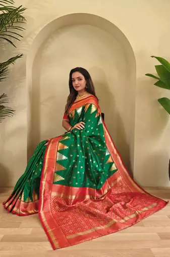 Green woven kanchipuram silk saree with blouse piece