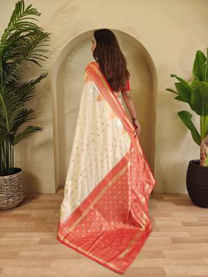 Beige woven kanchipuram silk saree with blouse piece 2