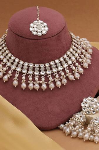 White color kundan necklace set