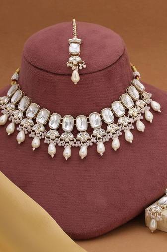 White color kundan necklace set