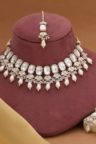 White color kundan necklace set