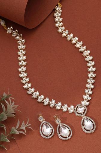 White color kundan necklace set
