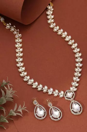White color kundan necklace set