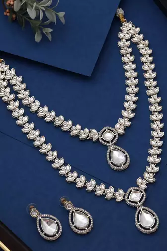White color kundan necklace set
