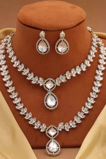 White color kundan necklace set