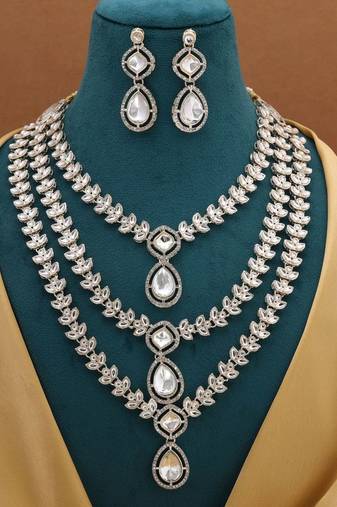 White color kundan necklace set