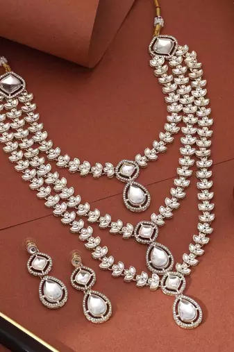 White color kundan necklace set