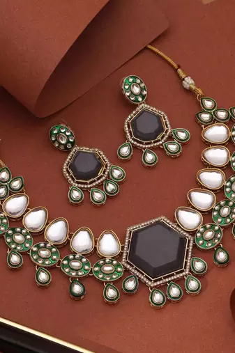 Grey color kundan necklace set
