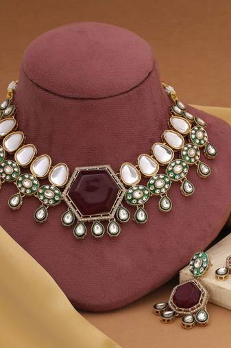 Maroon color kundan necklace set