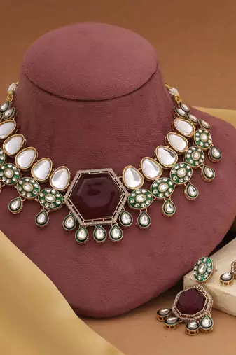 Maroon color kundan necklace set