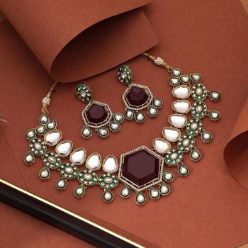 Maroon color kundan necklace set 2