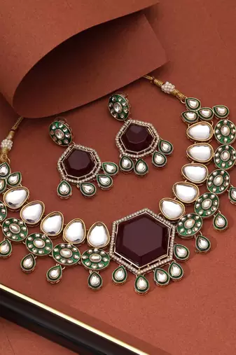 Maroon color kundan necklace set