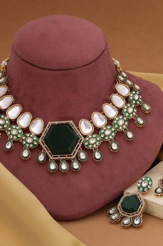 Green color kundan necklace set