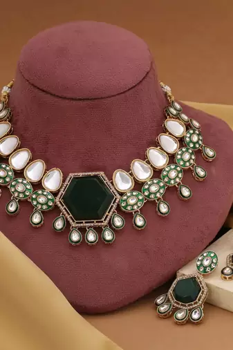 Green color kundan necklace set