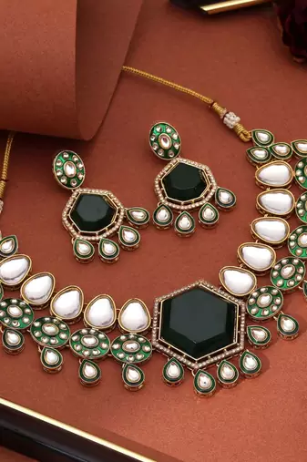 Green color kundan necklace set