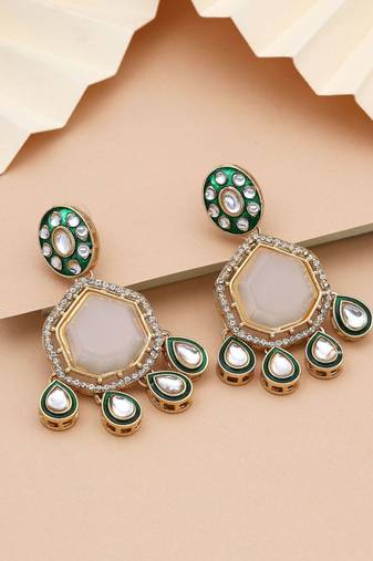 White color kundan earrings