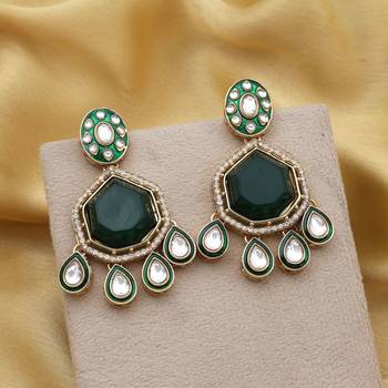 Green color kundan earrings 2