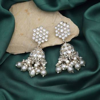 White color kundan earrings 2