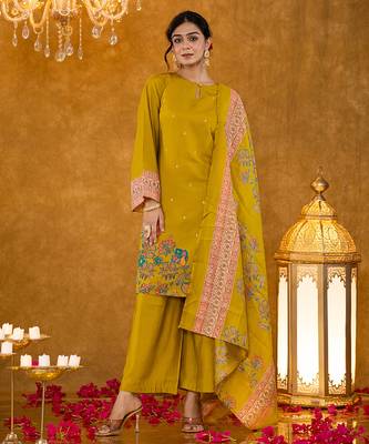 green pakistani style kurta dupatta set 1