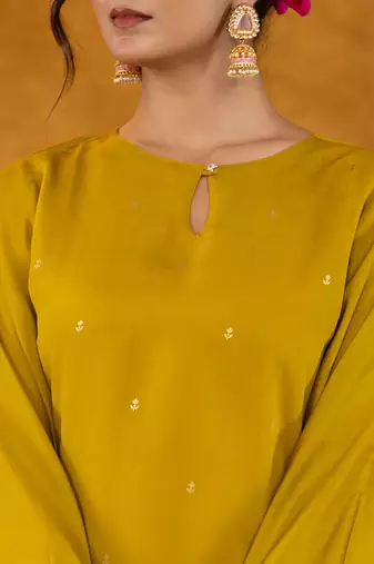 green pakistani style kurta dupatta set