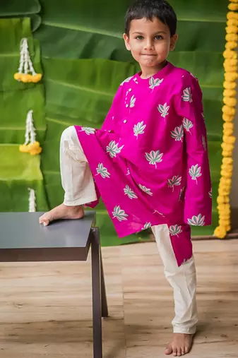 Pink multicolor  hand screen printed boys  ethnic wear- set of 2