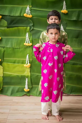 Pink multicolor  hand screen printed boys  ethnic wear- set of 2