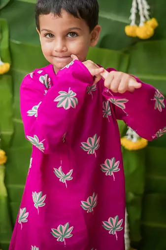 Pink multicolor  hand screen printed boys  ethnic wear- set of 2