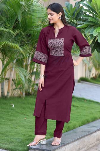 Women Viscos Rayon Kurta With Trouser 