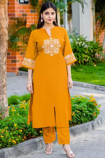 Women Viscos Rayon Kurta With Trouser 