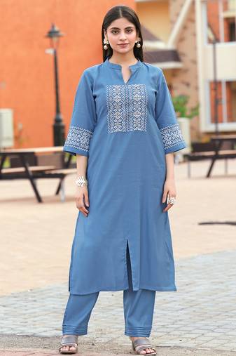 Women Viscos Rayon Kurta With Trouser 