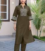 Women Viscos Rayon Kurta With Trouser 