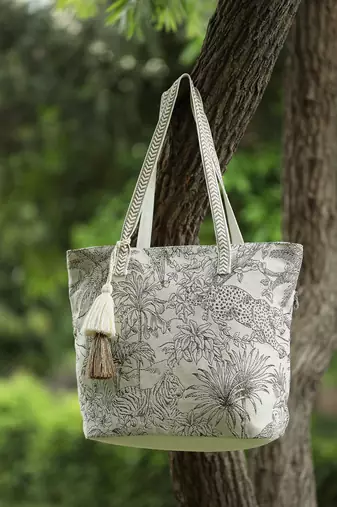 earth edit beige cotton jungle toile shoulder bag