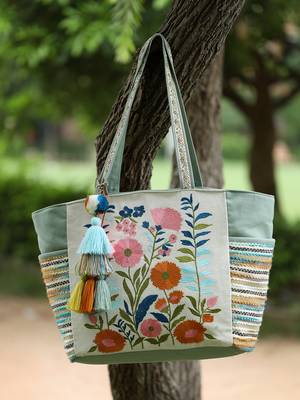 thread bloom sage green cotton floral embroidered tote bag 3
