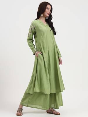 green solid roman silk anarkali kurta palazzo dupatta set 5