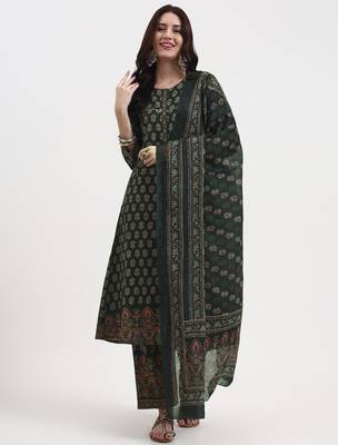 green pure cotton a flared kurta set with pant and dupatta 5