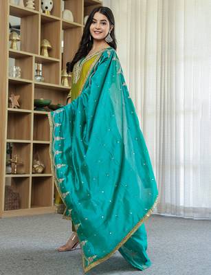 lime green vichitra kalidaar kurta trouser dupatta set 2
