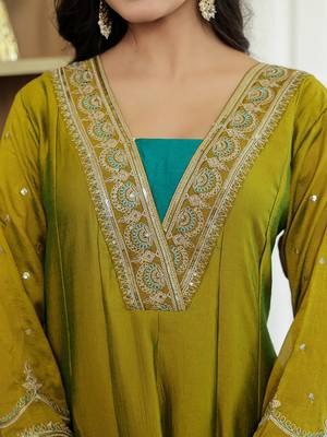 lime green vichitra kalidaar kurta trouser dupatta set 4
