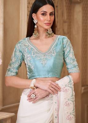 Powder white georgette silk blend saree with satin silk blend blouse 3