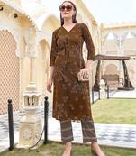 Women Heavy Rayon Kurta With Trouser