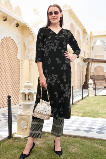 Women Heavy Rayon Kurta With Trouser