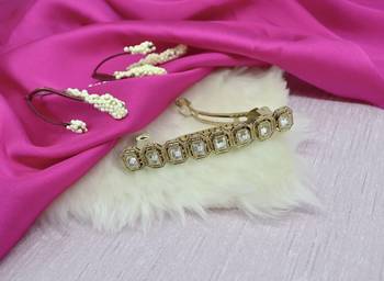 Excellent round & square shape antique gold plated uncut kundan stone 1 hair clip for women & girls 1